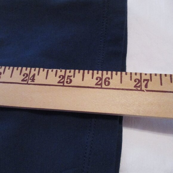 Vineyard Vines Shirt Medium Navy Long Sleeve Pocket Whale Candy Cane Logo - Picture 7 of 7